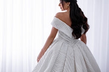 C2023-os6B - robes de mariée style robe de bal à épaules dénudées